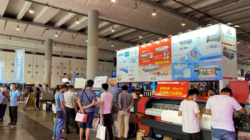小标题：了解平面设计的学习路径